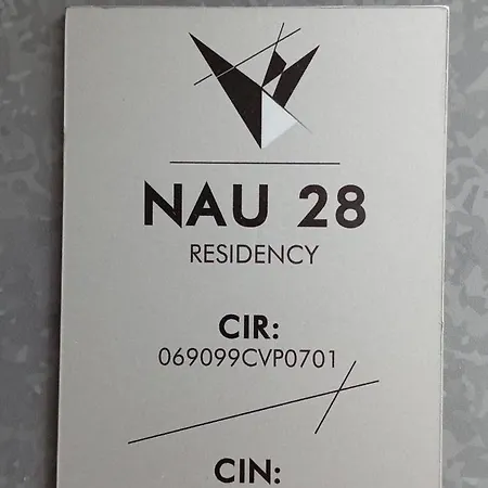 Nau 28 Residency *