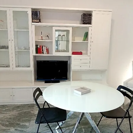 Nau 28 Residency *